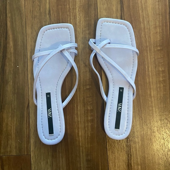Zara Light Purple Flipflops - Picture 2 of 3